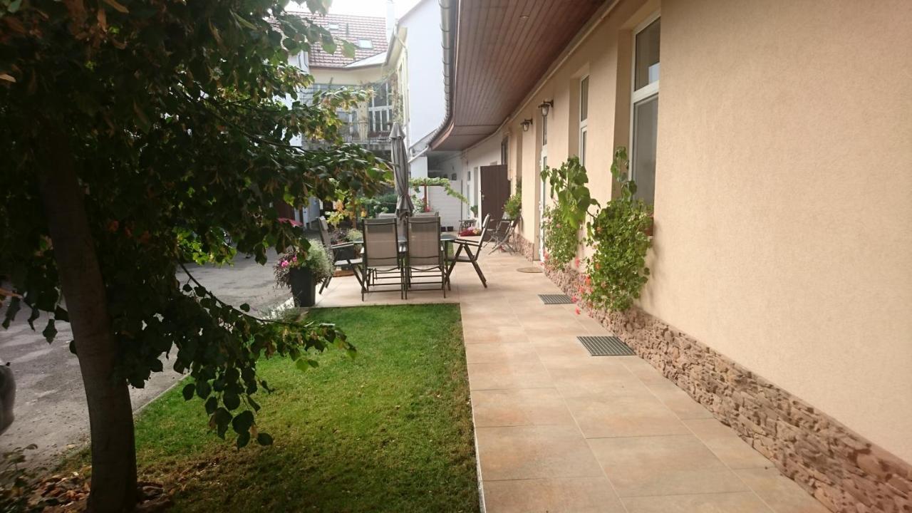 Nobilis Apartman Erlau Exterior foto