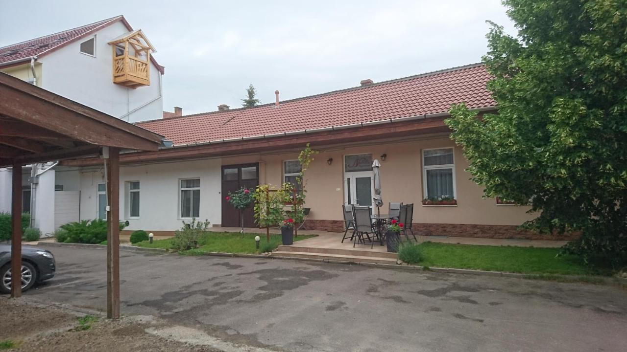 Nobilis Apartman Erlau Exterior foto