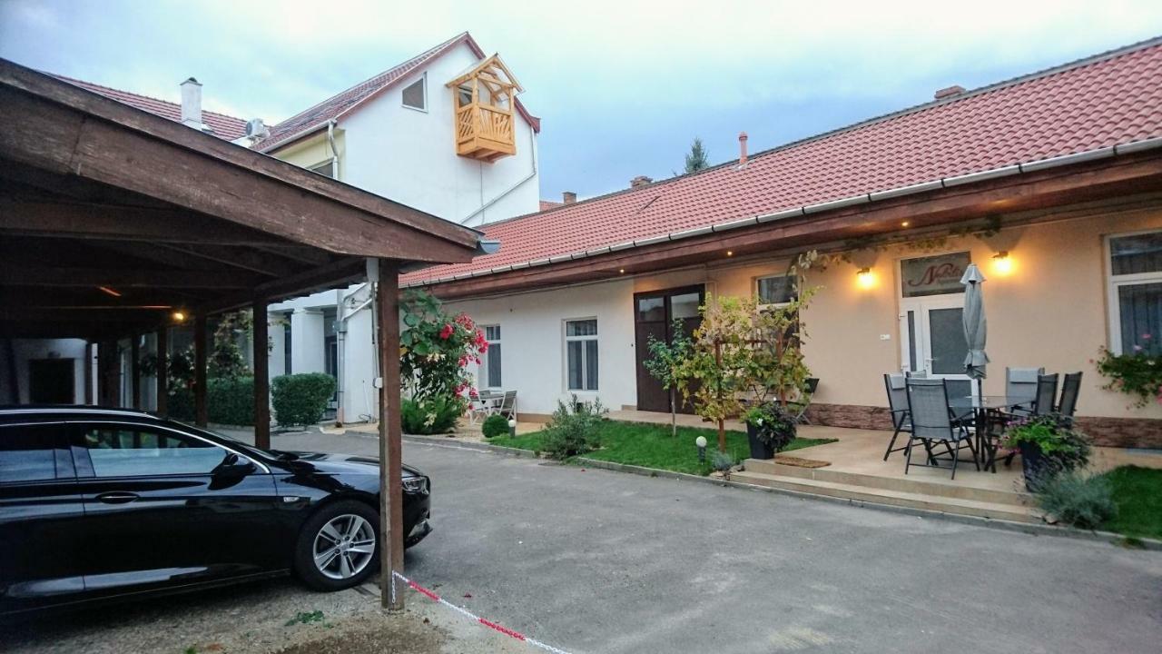 Nobilis Apartman Erlau Exterior foto